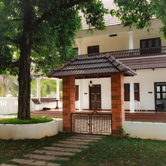 Tamarind Heritage Holiday Home Angamali Exteriör bild