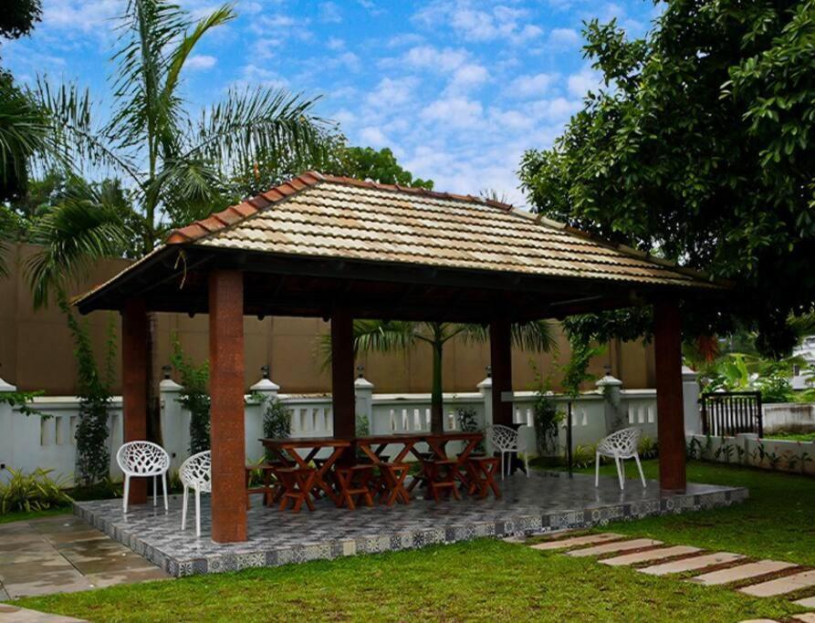 Tamarind Heritage Holiday Home Angamali Exteriör bild