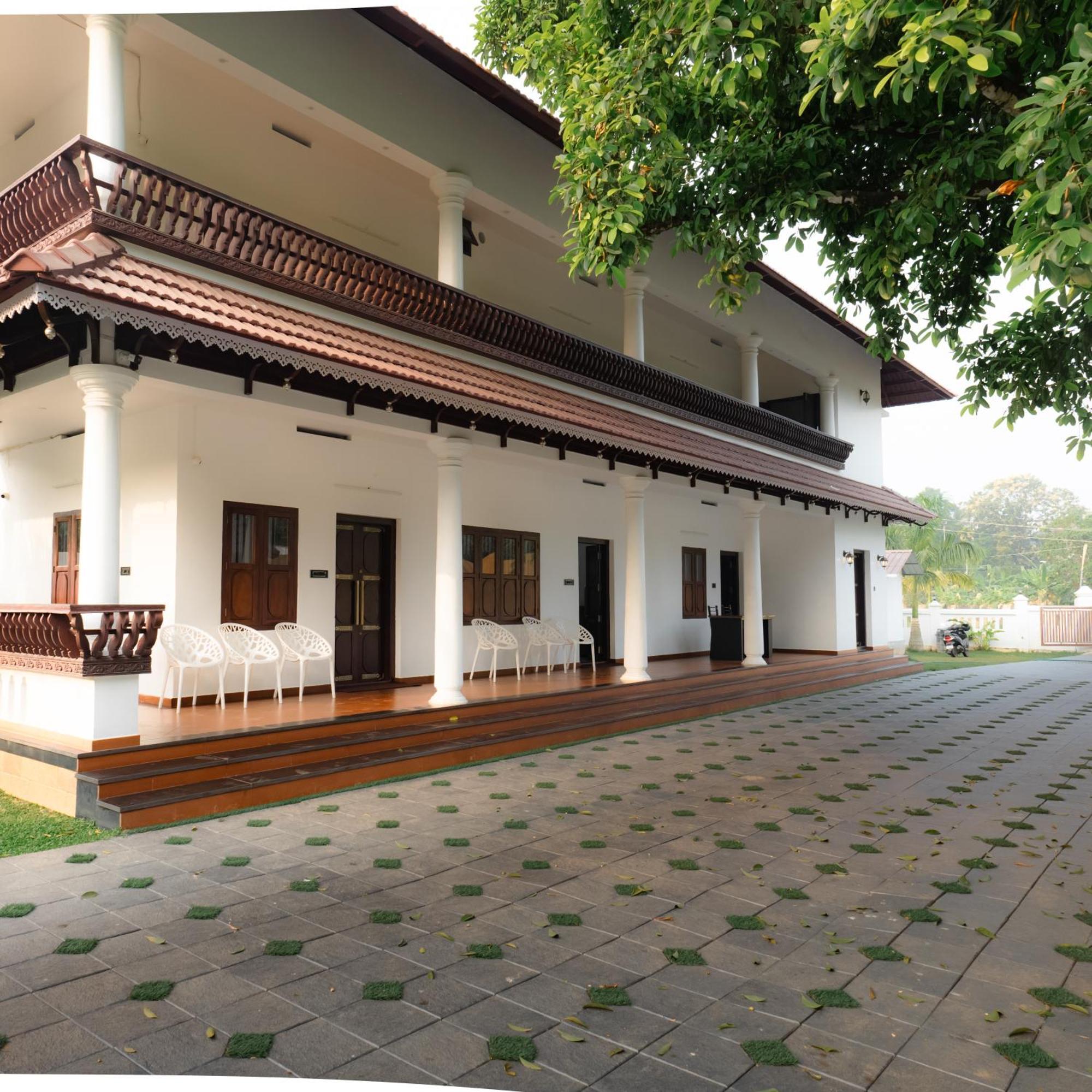 Tamarind Heritage Holiday Home Angamali Exteriör bild